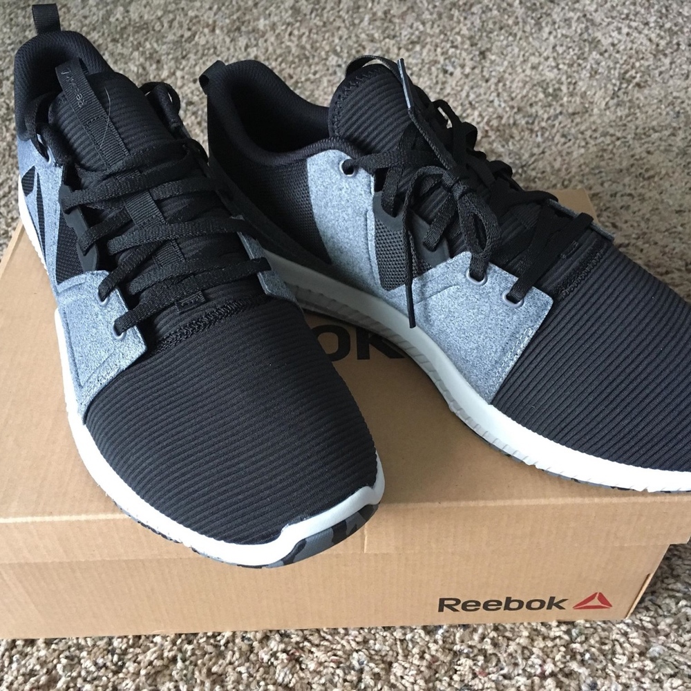 NWOT Men's Reebok Hydrorush Training Sneakers
